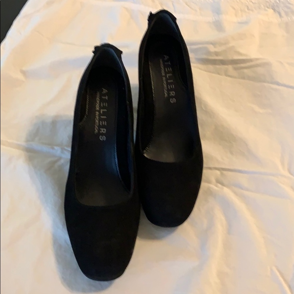 Suede black heels